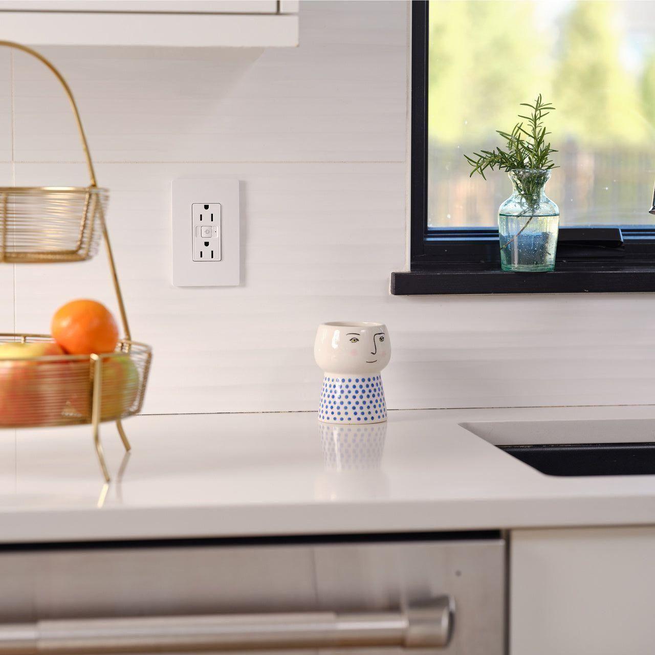 Legrand - Smart 15A Outlet with Netatmo - Lights Canada