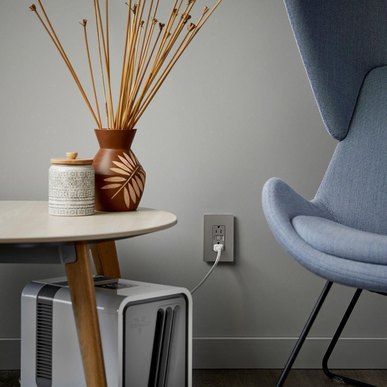 Legrand - Smart 15A Outlet with Netatmo - Lights Canada