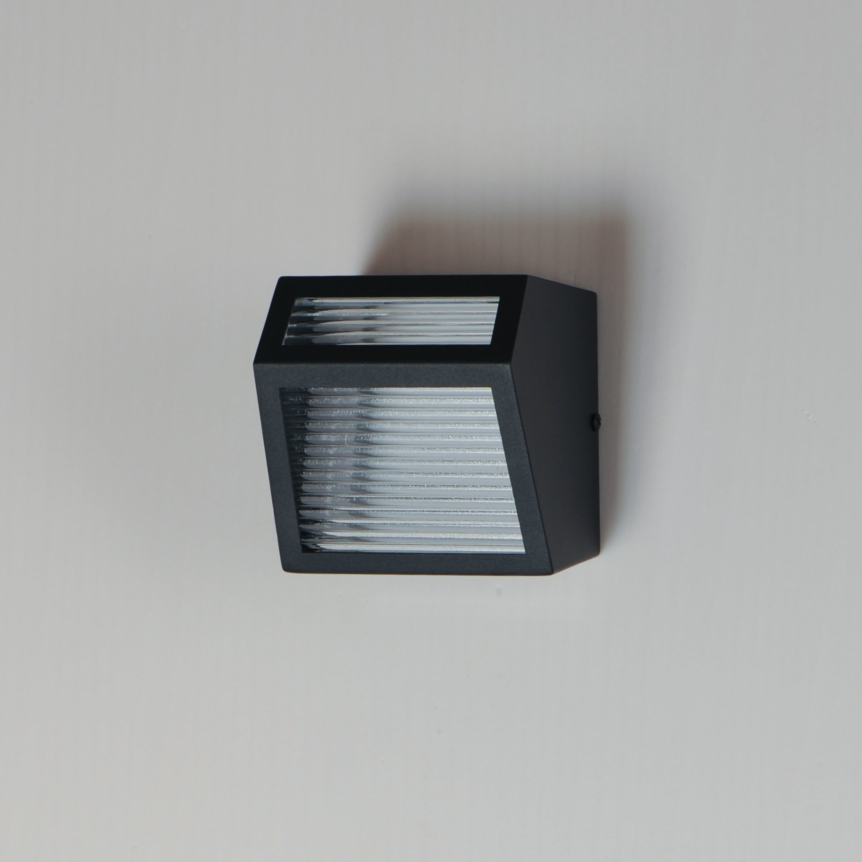 E30122-144BK
