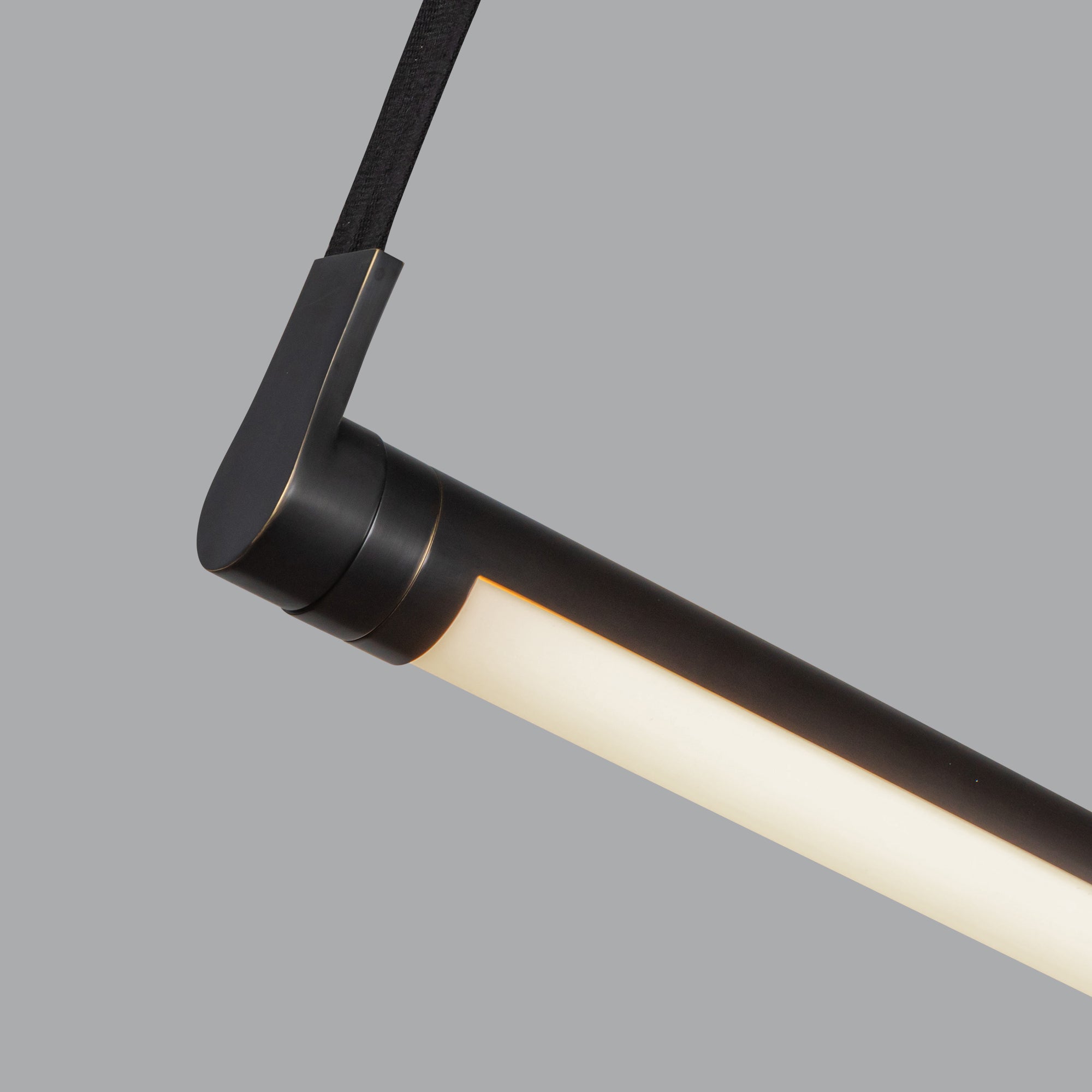LP46841-UB