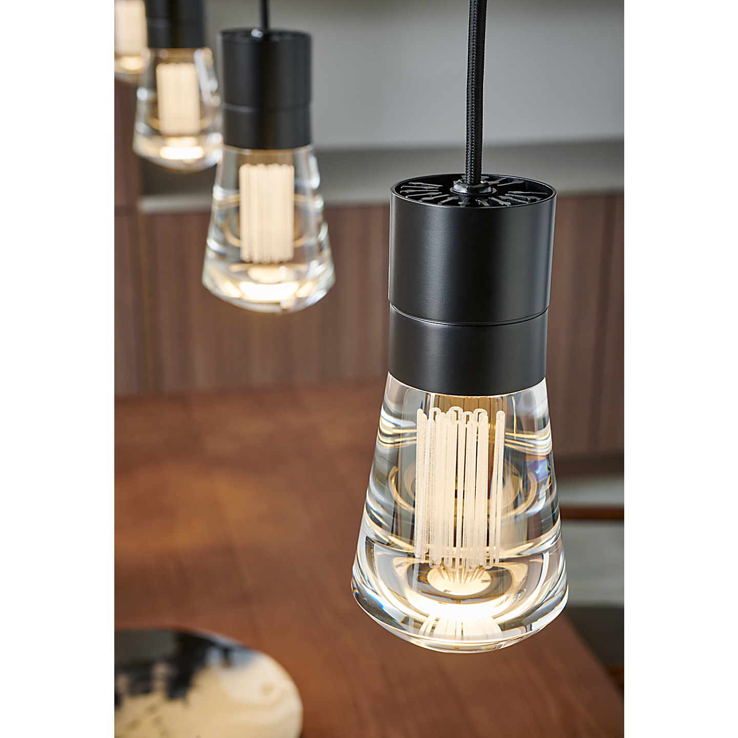 700TDALVPMCBB-LED930