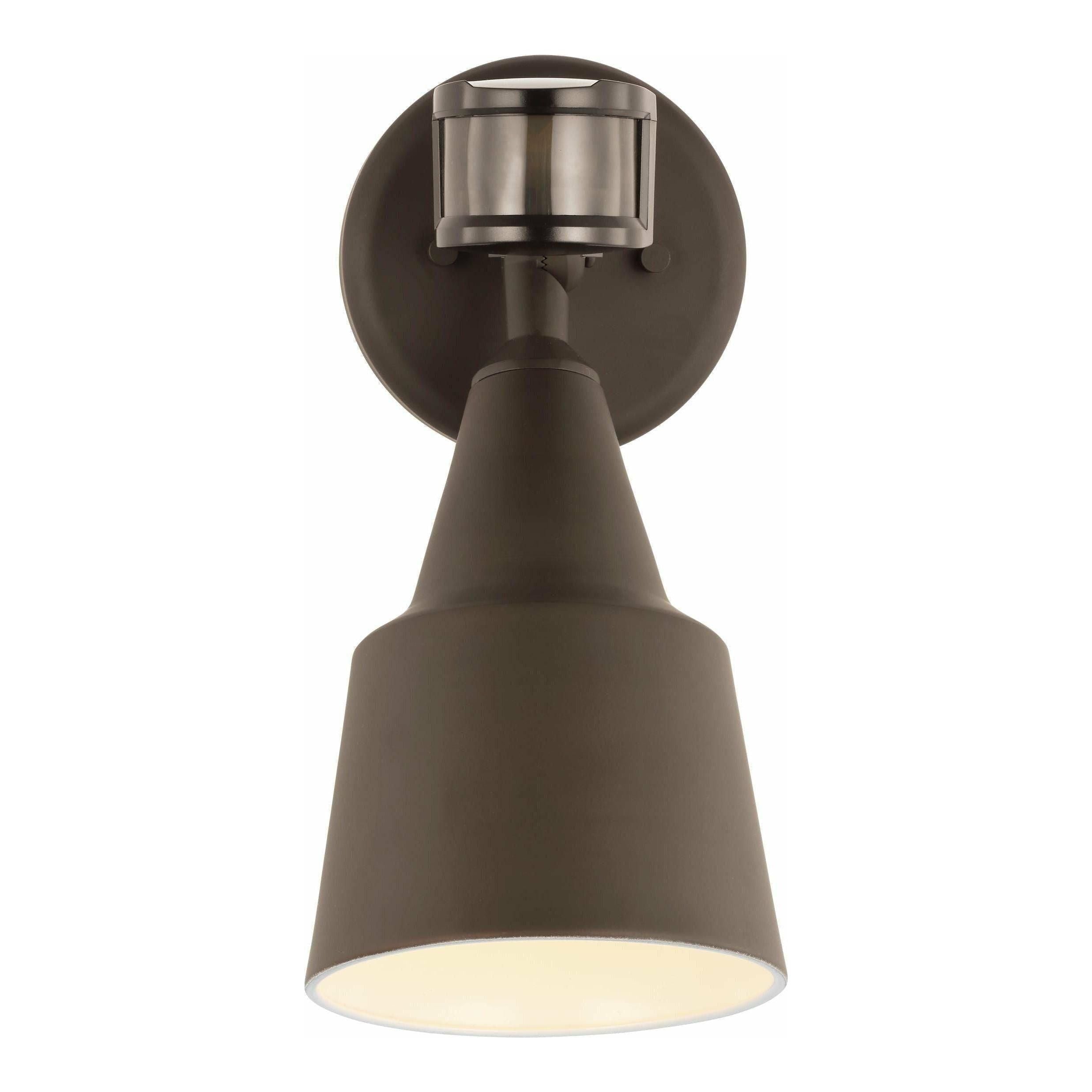 Generation Lighting - Flood Light 1-Light Outdoor Wall Light with Photo and Motion Sensor (with Bulb) - Lights Canada