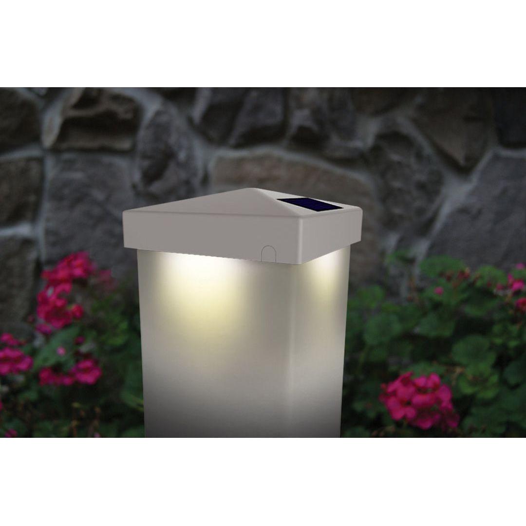 Classy Caps - 4x4 Pyramid Solar Post Cap - Lights Canada