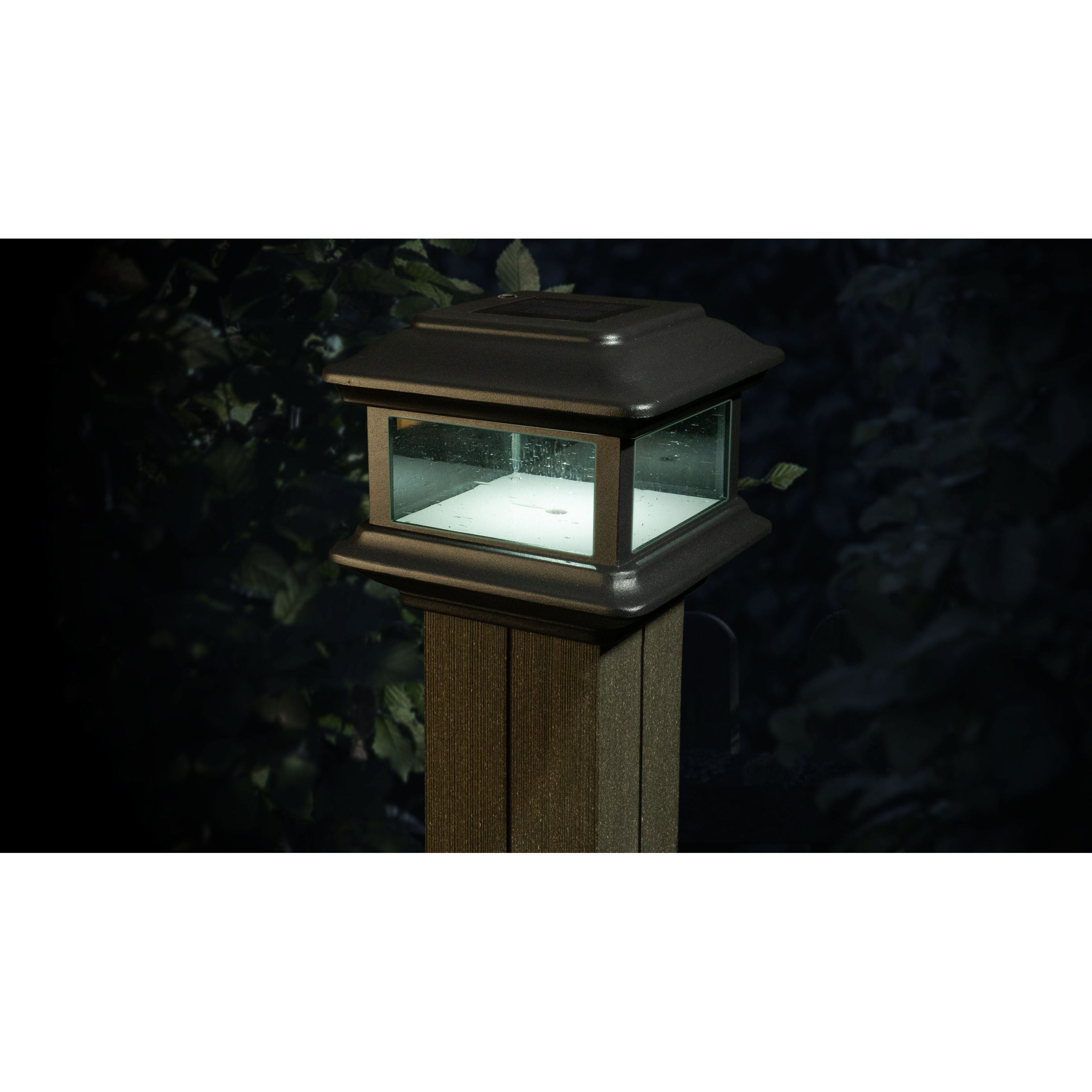 Classy Caps - 4x4 Colonial Solar Post Cap - Lights Canada