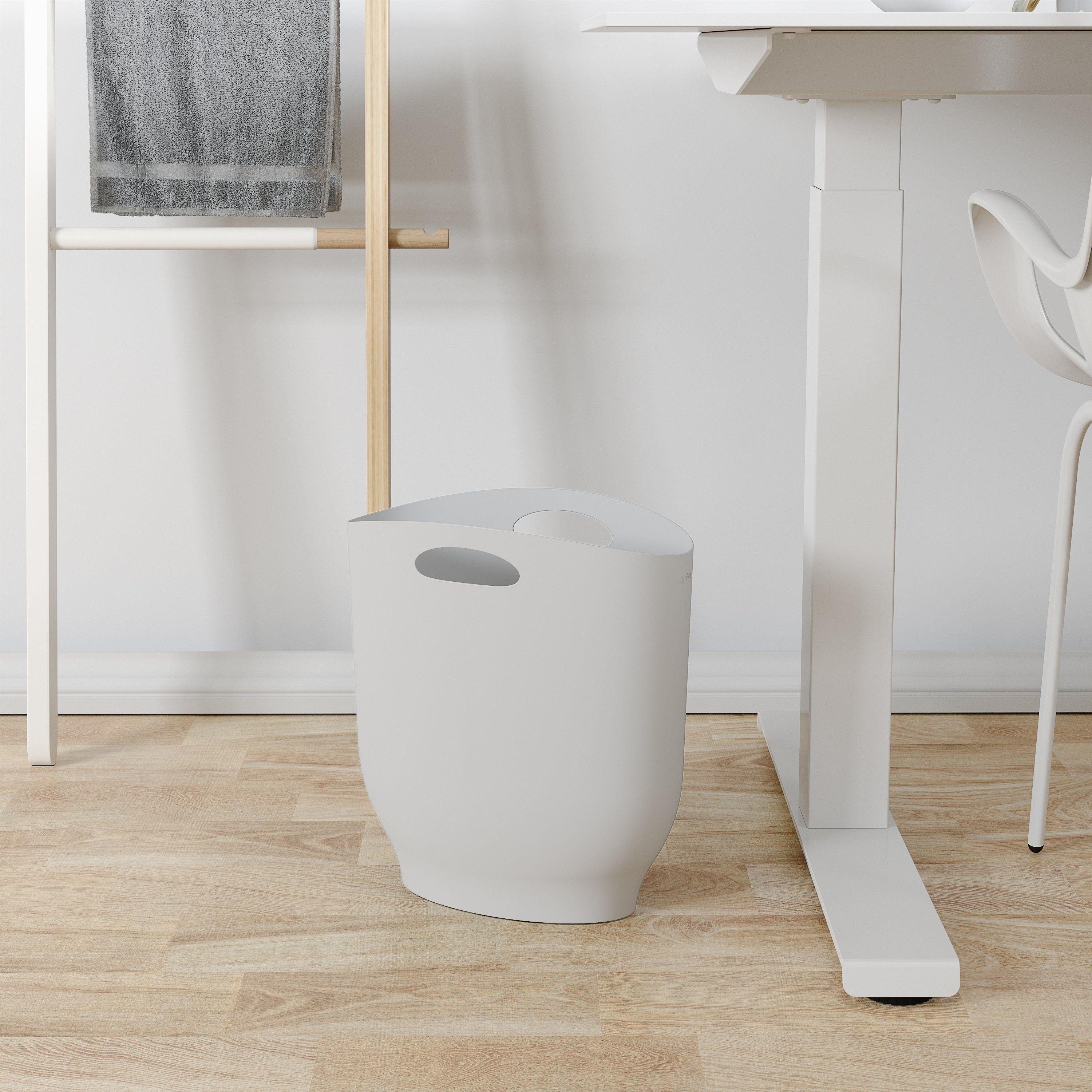 Umbra - Harlo Trash Can 2.4 Gallon (9L) Capacity - Lights Canada