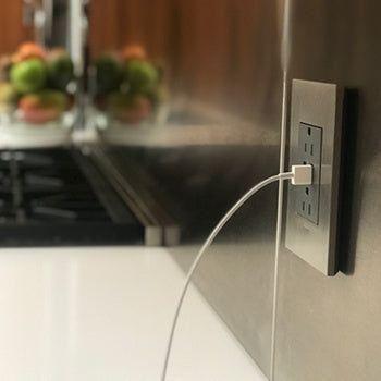 Legrand - Dual USB Plus-Size Outlet Combo with Matching Wall Plate - Lights Canada