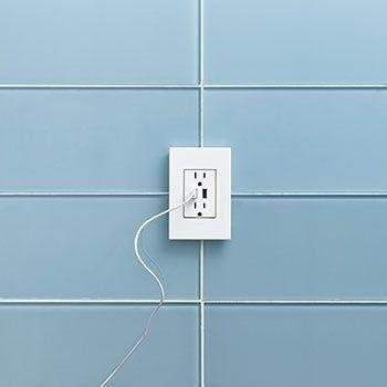 Legrand - Dual USB Plus-Size Outlet Combo with Matching Wall Plate - Lights Canada