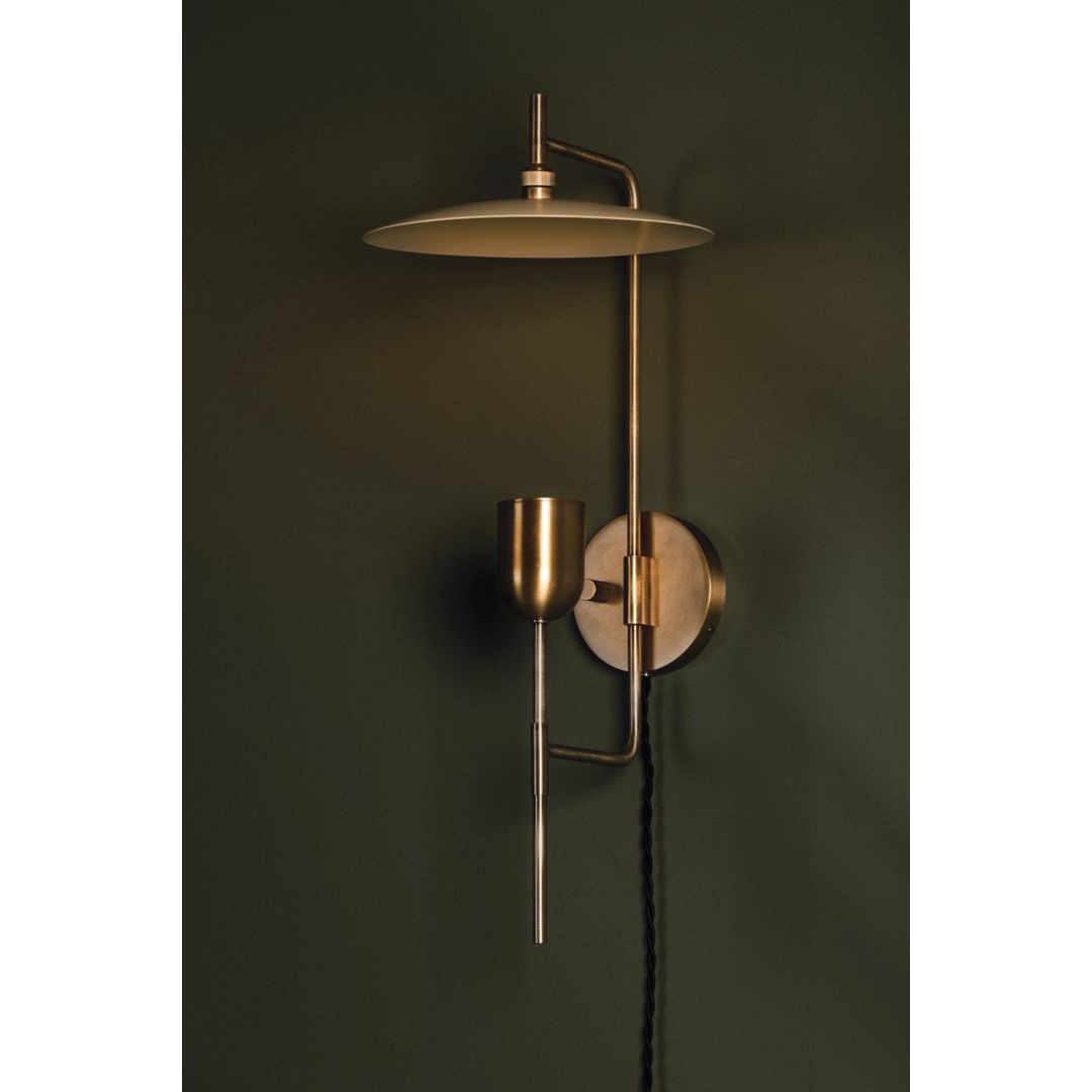 Manti 1-Light Plug-In Sconce