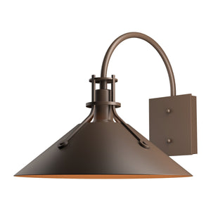 Henry Outdoor-Wall-Light