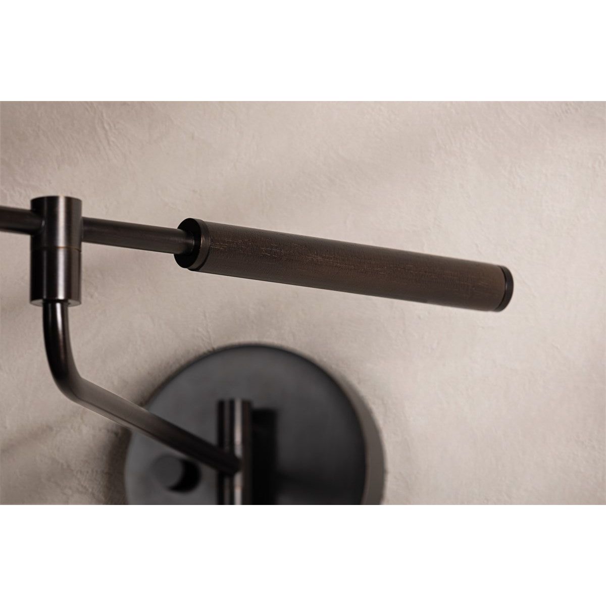 Novel 1-Light Wall Sconce