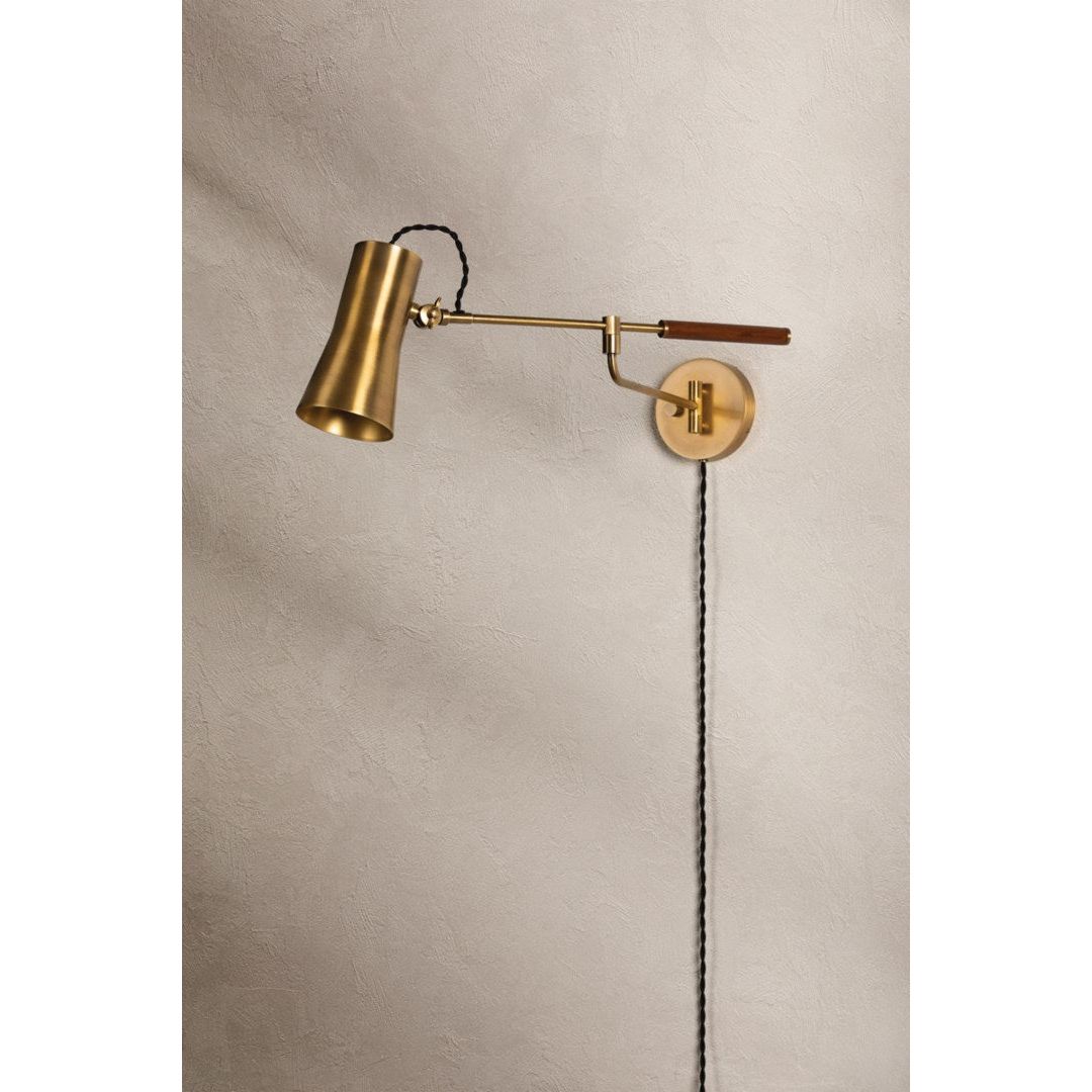 Novel 1-Light Wall Sconce