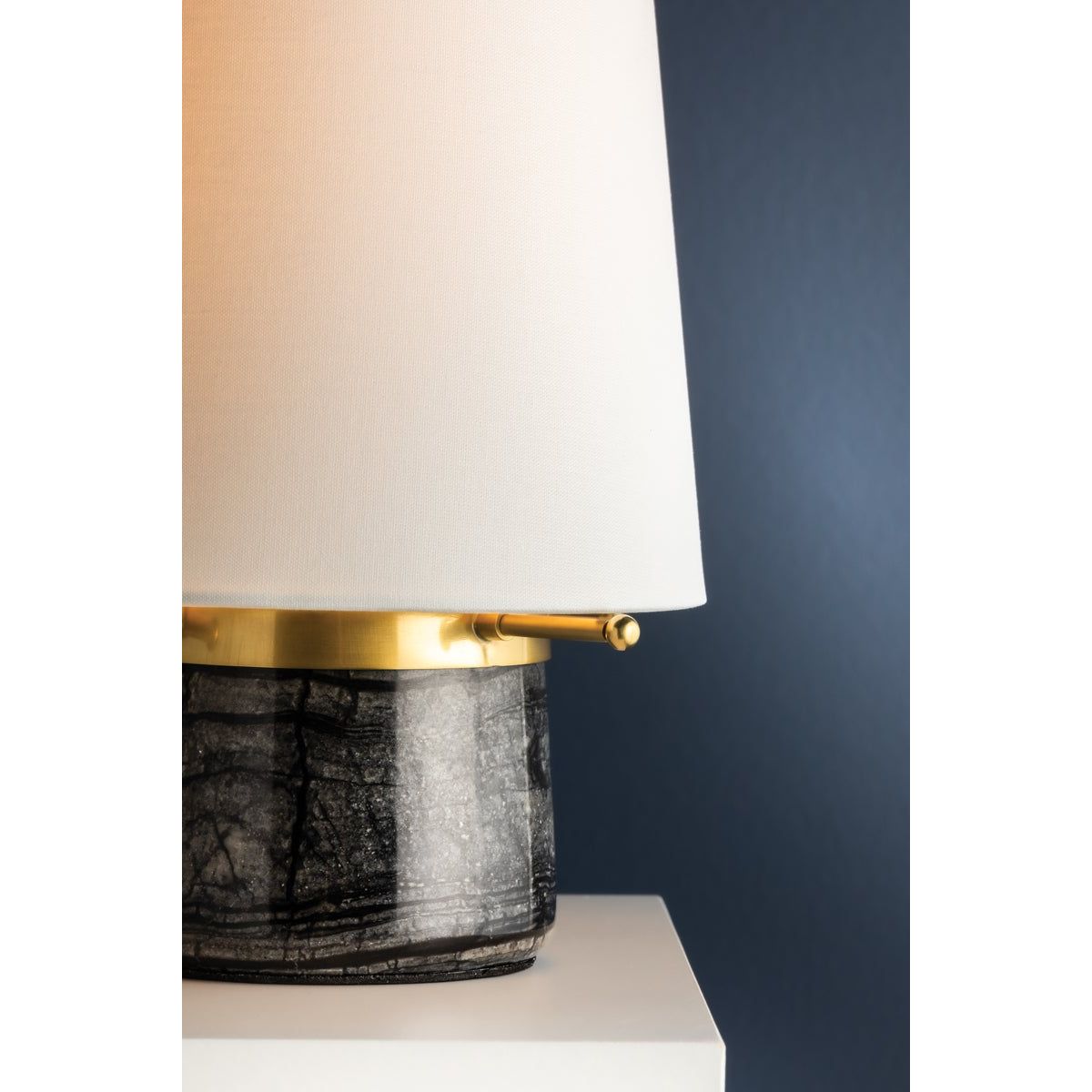 Central Valley Rechargeable Table Lamp