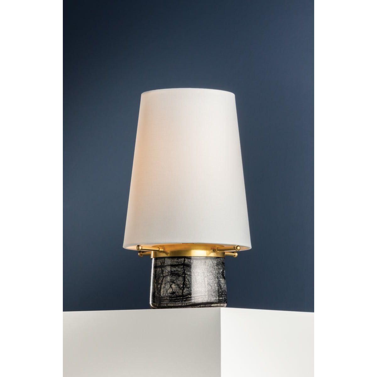 Central Valley Rechargeable Table Lamp