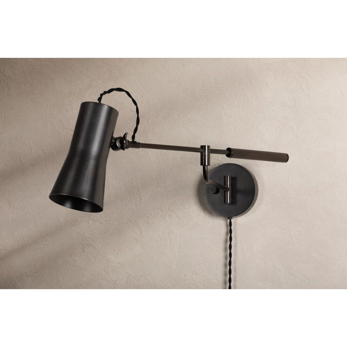 Novel 1-Light Wall Sconce