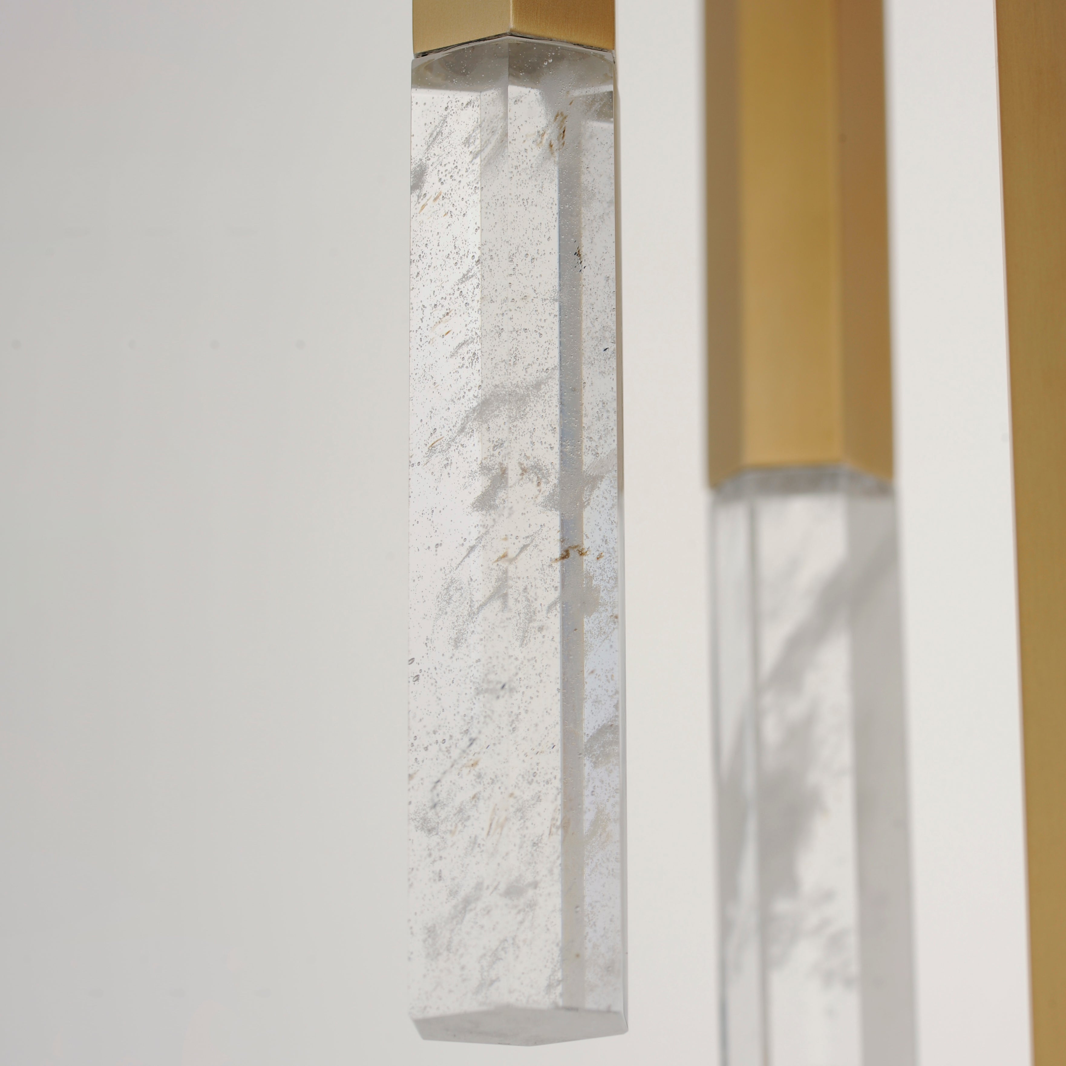 E11023-95GLD