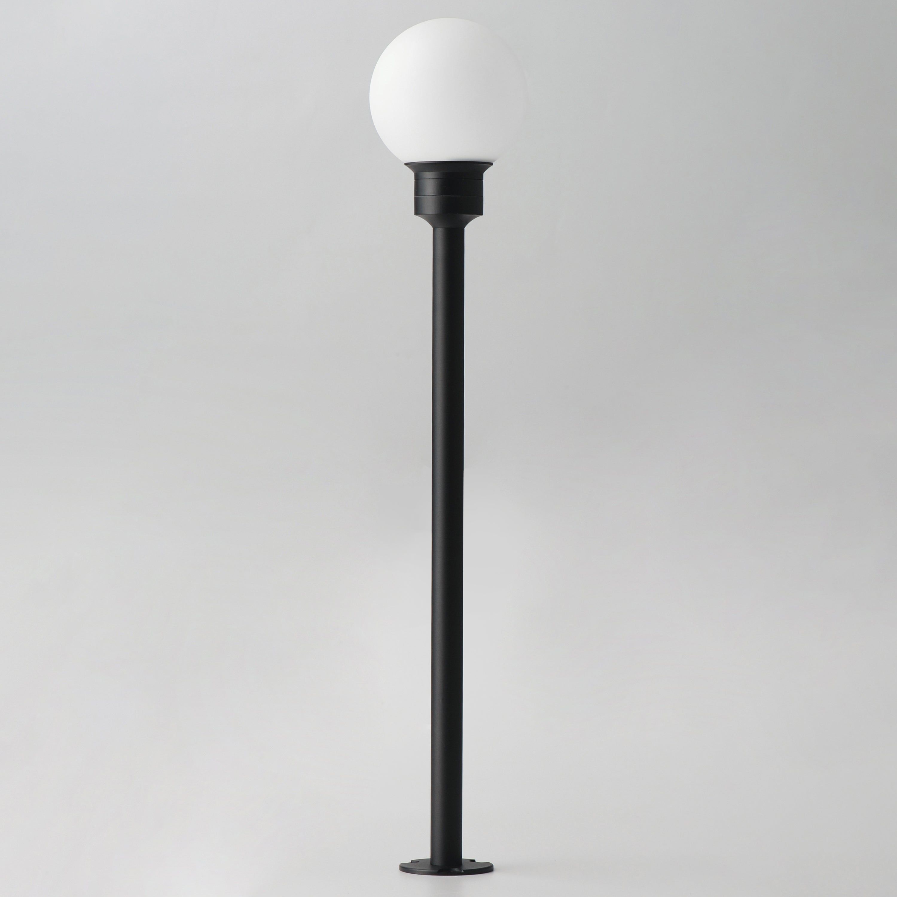 Alumilux: Landscape Globe Light with 16" Pole