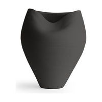 Emelio Vase