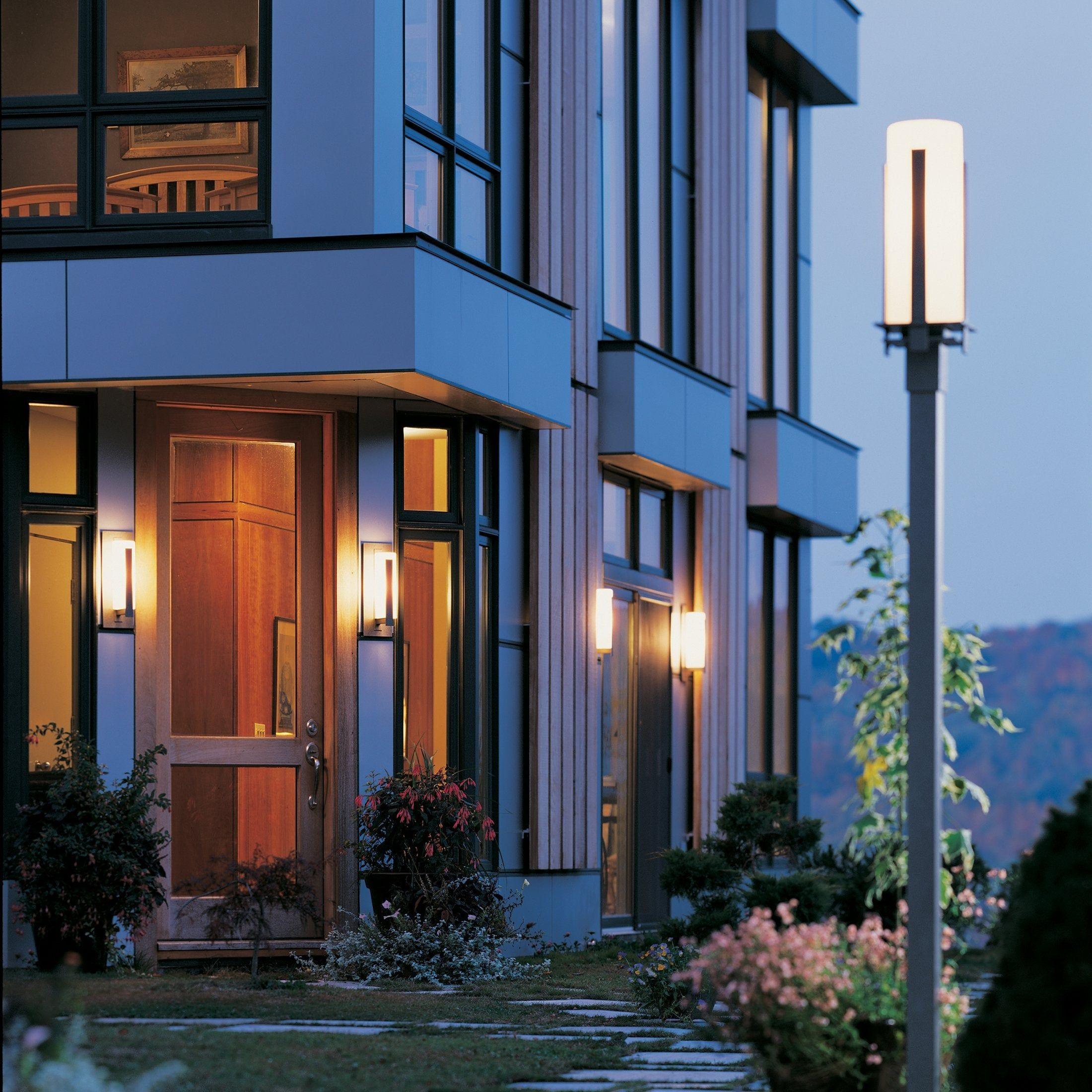 Hubbardton Forge - Forged Vertical Bar Post-Light - Lights Canada