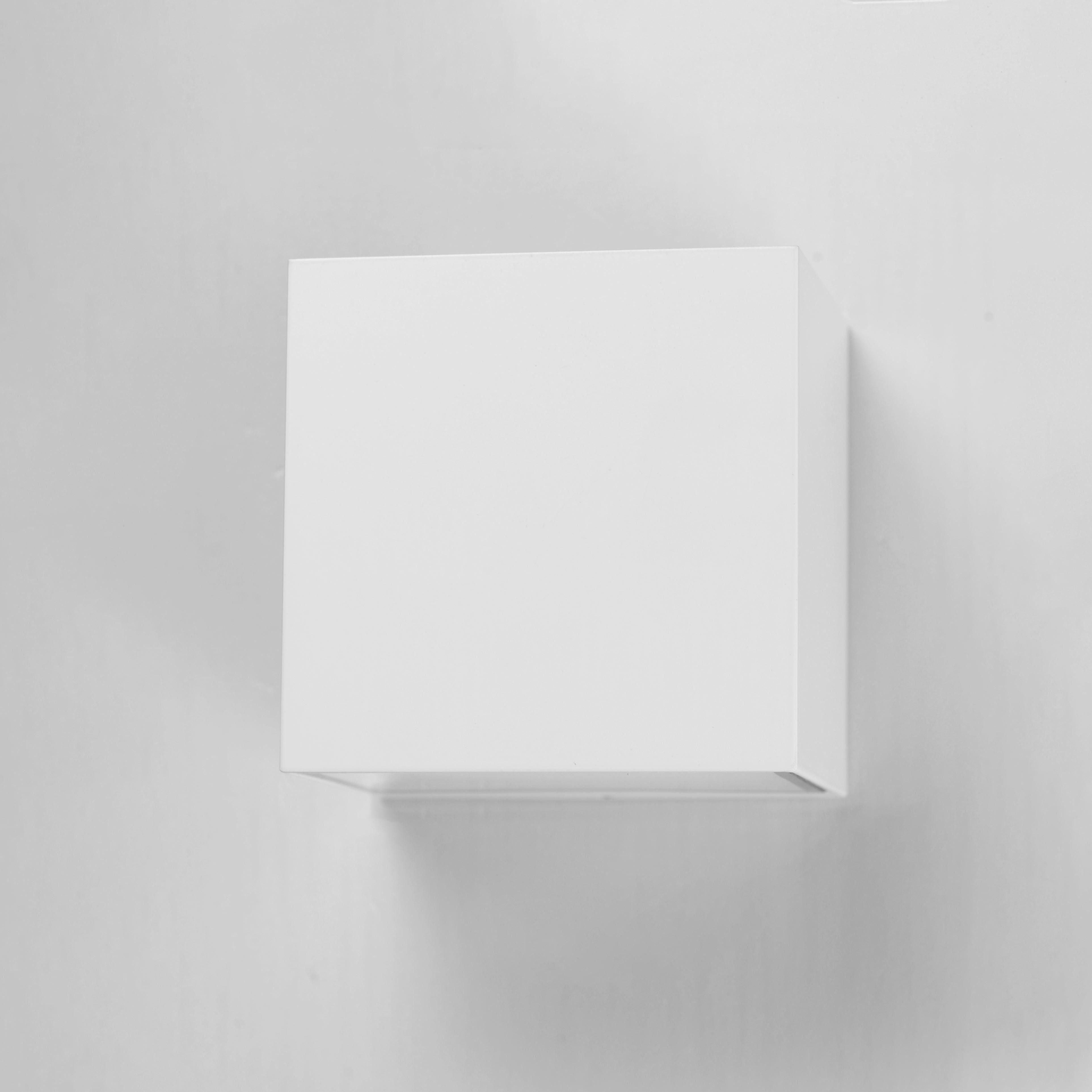 ET2 - Blok 1-Light LED Outdoor Wall Light - Lights Canada