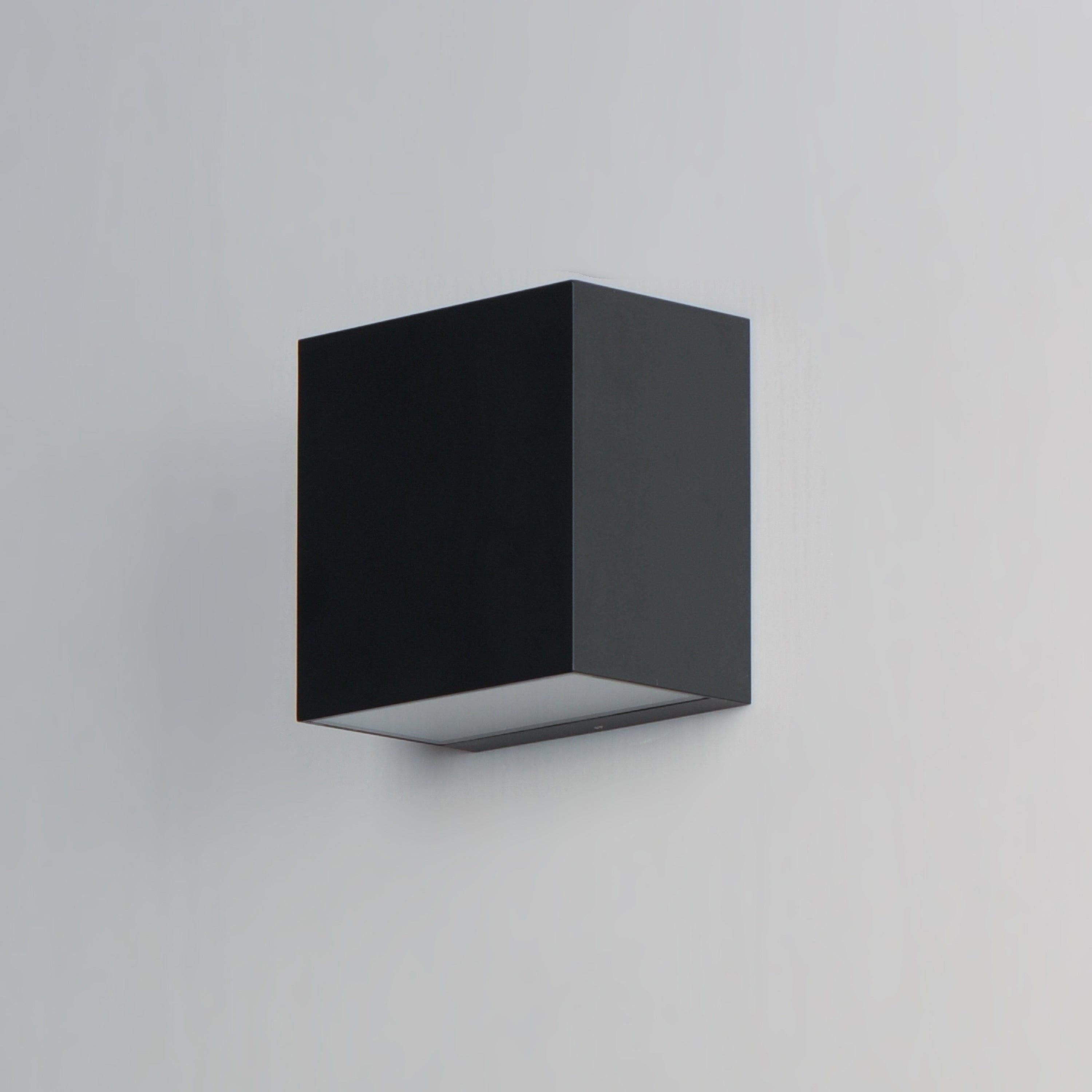 ET2 - Blok 2-Light LED Outdoor Wall Light - Lights Canada