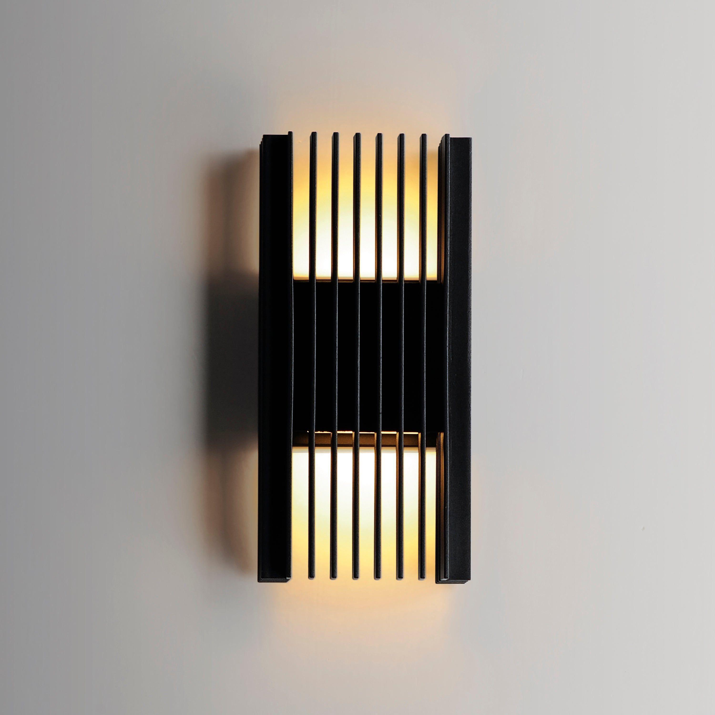 ET2 - Rampart Medium LED Outdoor Wall Light - Lights Canada