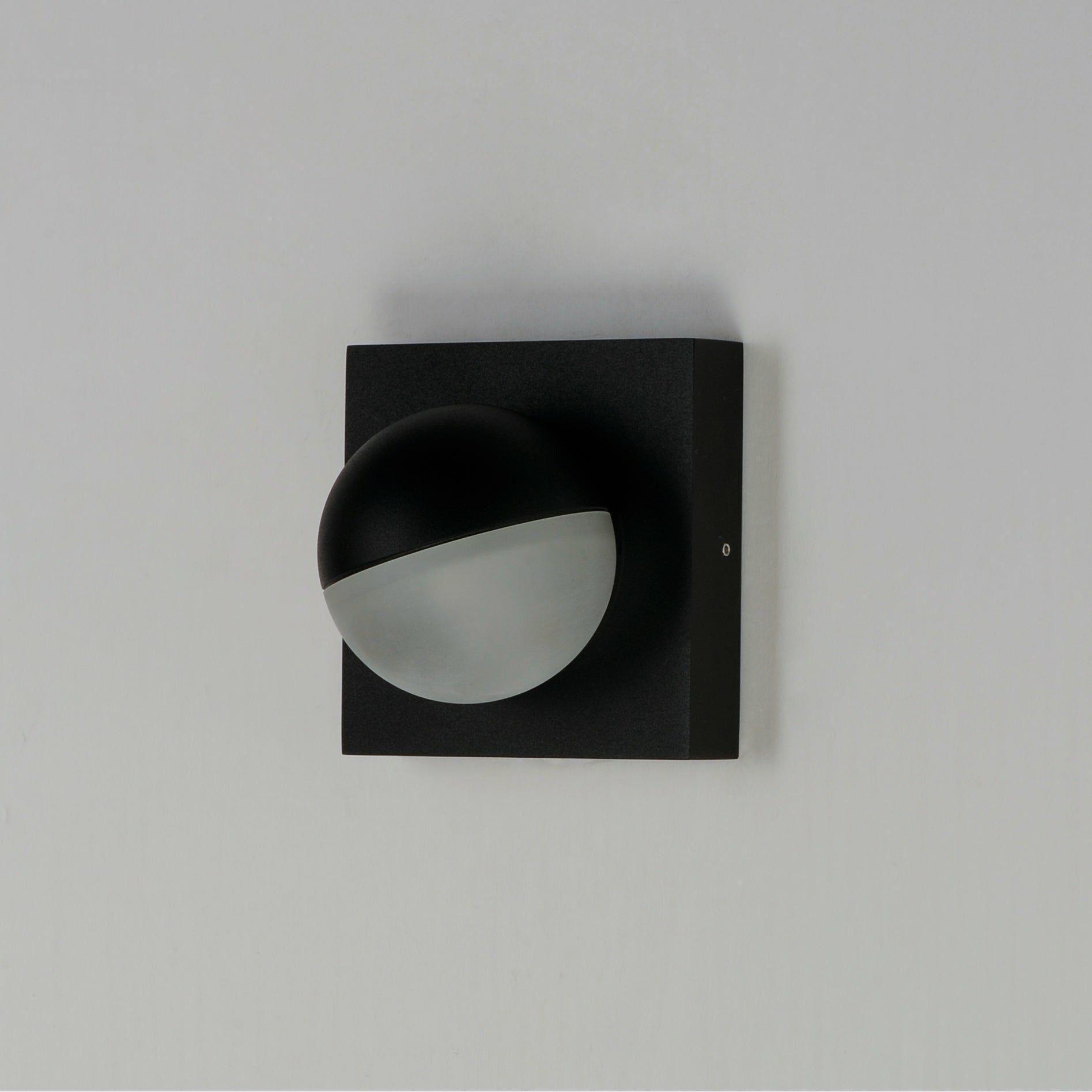 ET2 - Alumilux Majik LED Outdoor Wall Light - Lights Canada