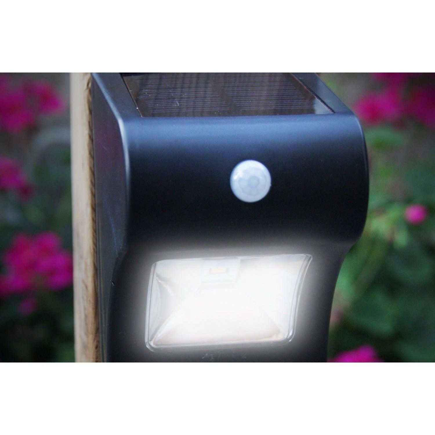 Classy Caps - Solar Motion Sensor Deck & Wall Light - Lights Canada