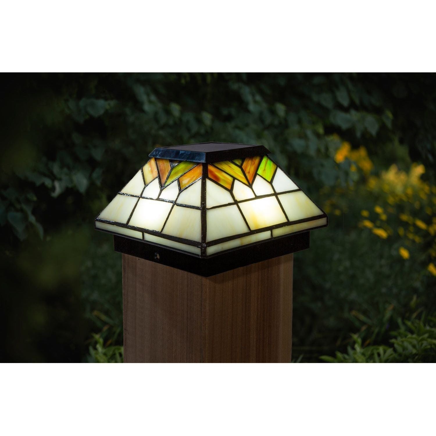 Classy Caps - 5x5/4x4/3.5x3.5 Stained Glass Wellington Solar Post Cap - Lights Canada
