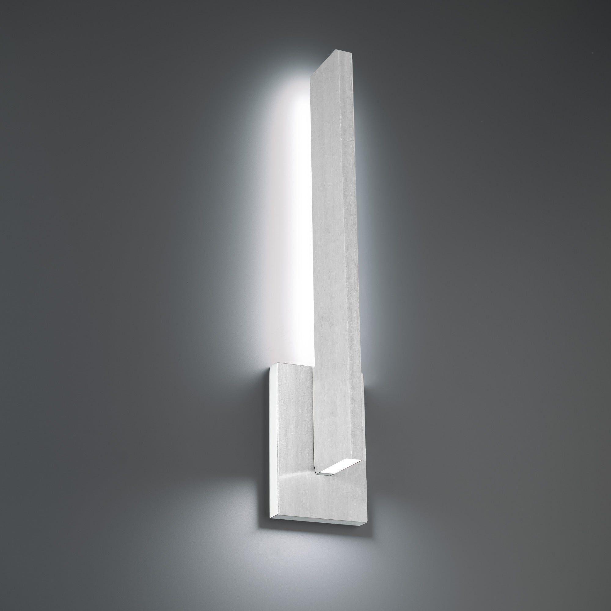 Modern Forms - Mako 22" LED Indoor/Outdoor Wall Light 3-CCT - Lights Canada