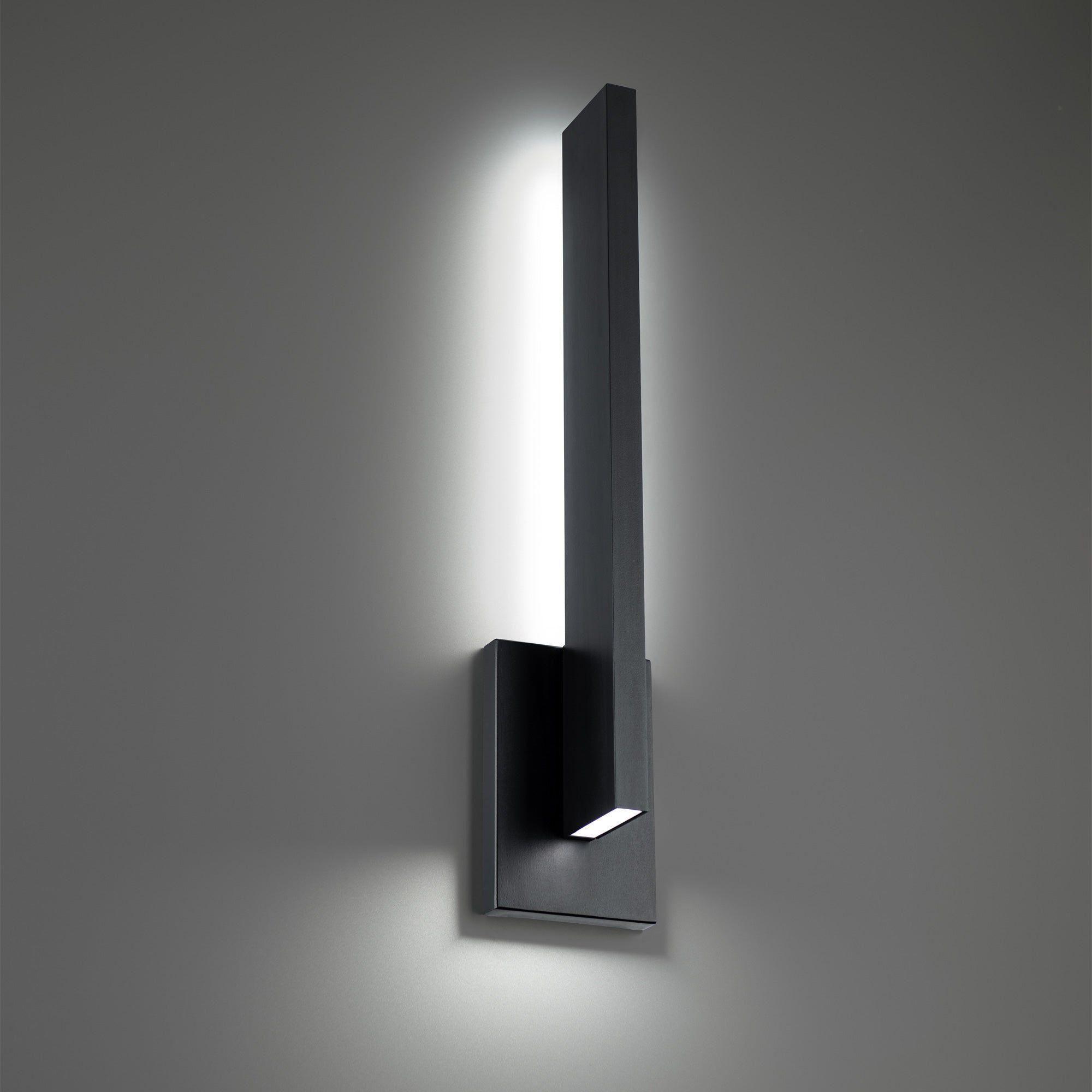 Modern Forms - Mako 22" LED Indoor/Outdoor Wall Light 3-CCT - Lights Canada