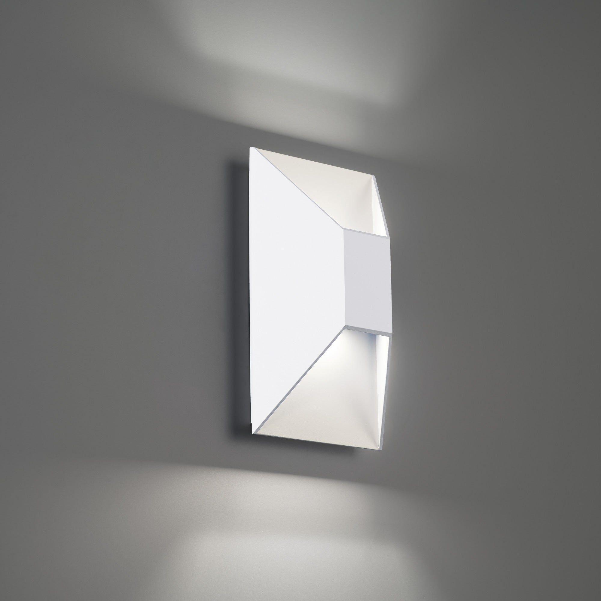Modern Forms - Maglev 10" LED Indoor/Outdoor Wall Light 3-CCT - Lights Canada
